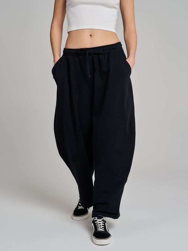 Брюки оверсайз спортивные зауженные