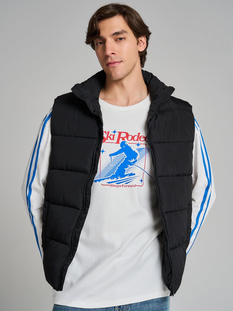 Спортивный лонгслив с принтом и лампасами