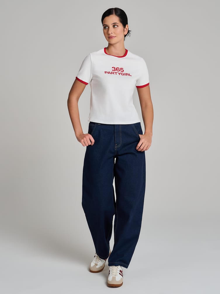 Футболка приталенная с надписью