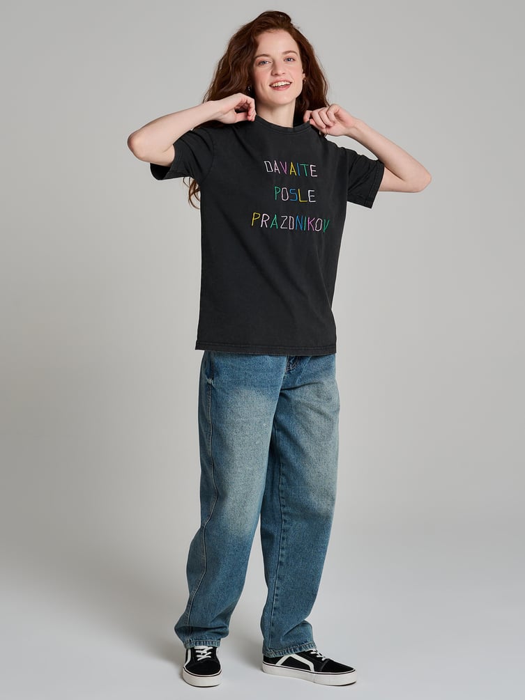 Футболка с праздничным принтом