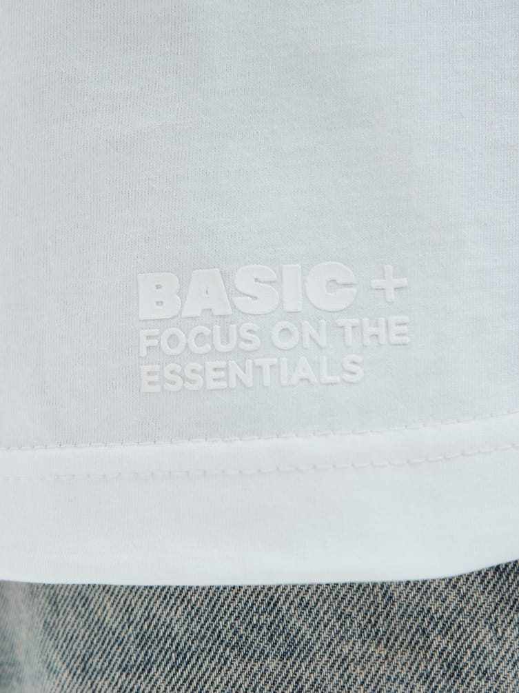 Однотонная свободная футболка