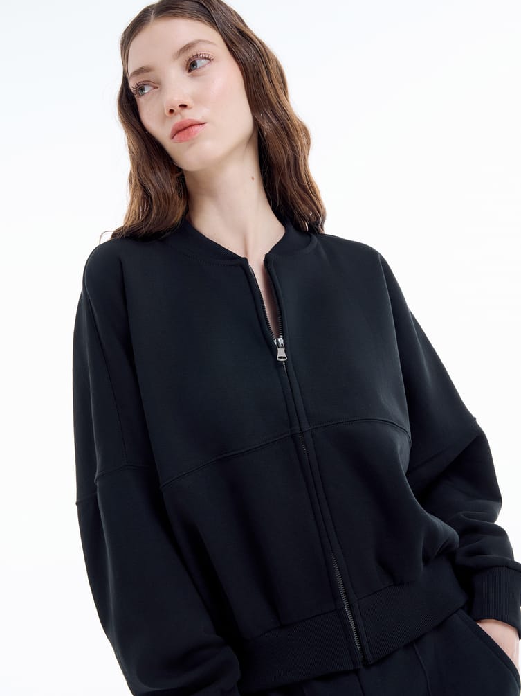 Утепленная толстовка бомбер с начесом