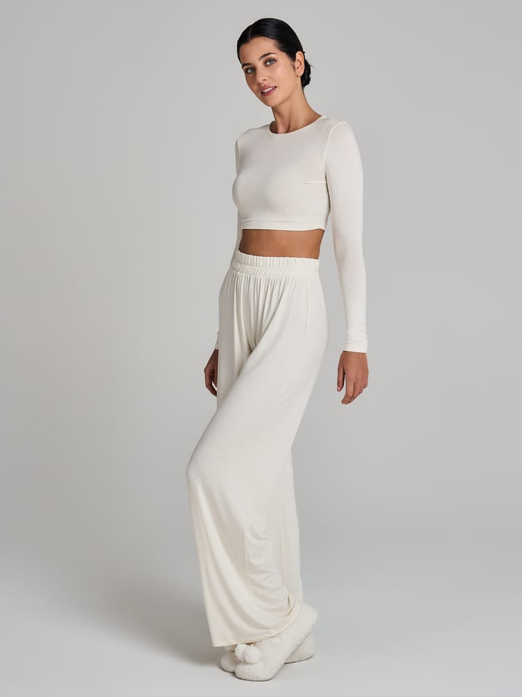 Пижама с кроп-топом и брюками