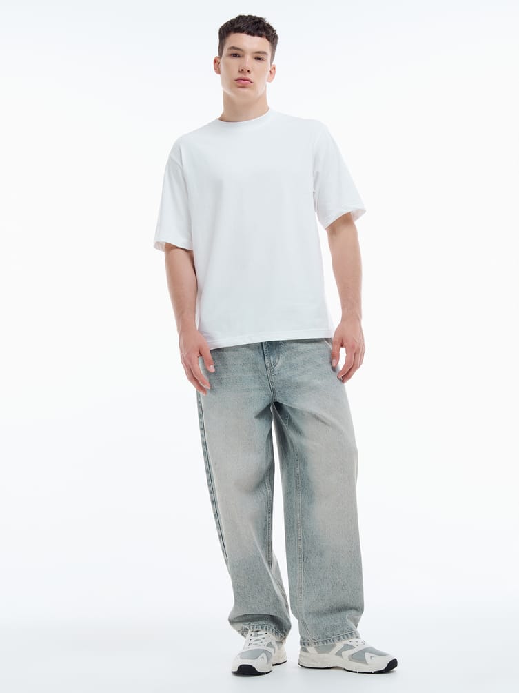 Однотонная свободная футболка