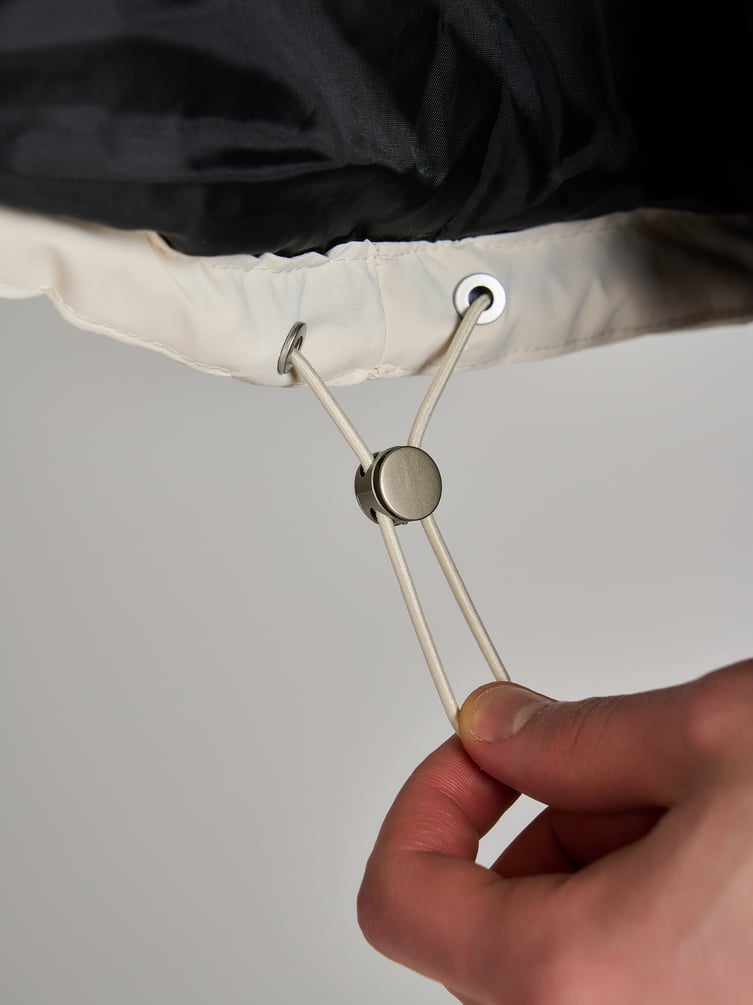 Куртка зимняя с капюшоном на синтепоне