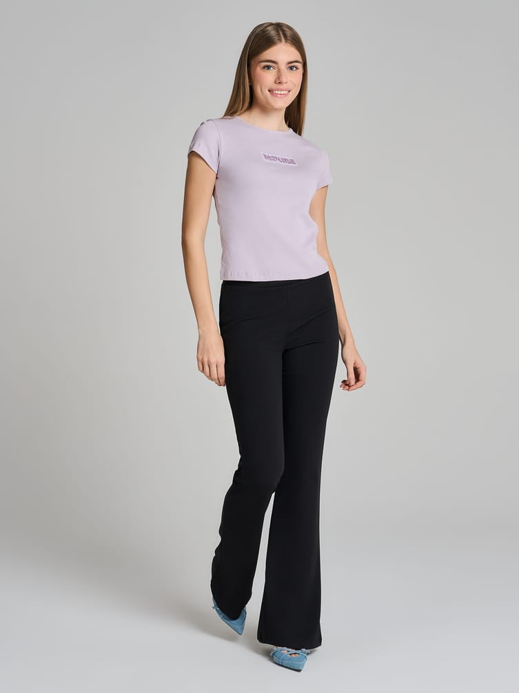 Футболка приталенная с надписью