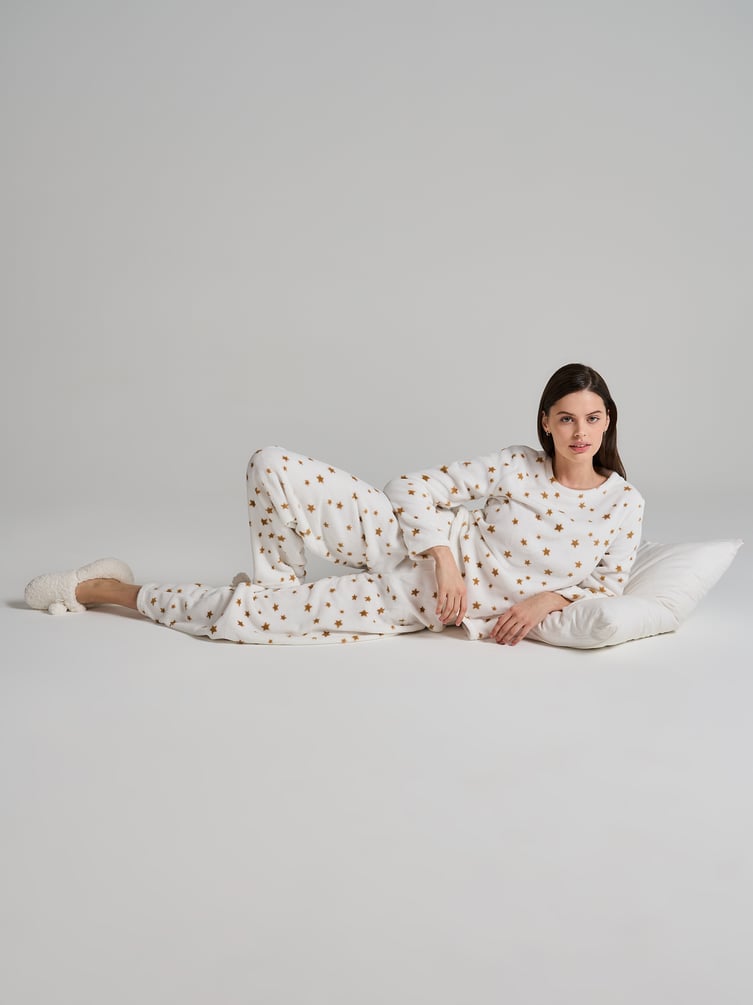 Плюшевая пижама со звездочками