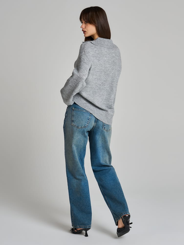 Вязаный пуловер с воротником