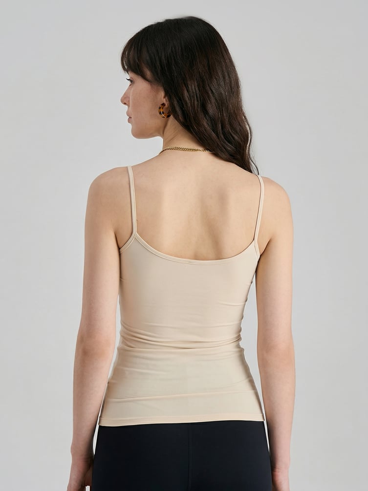 Топ на тонких бретелях