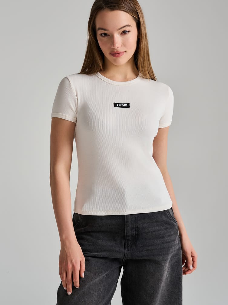 Футболка облегающая с надписью