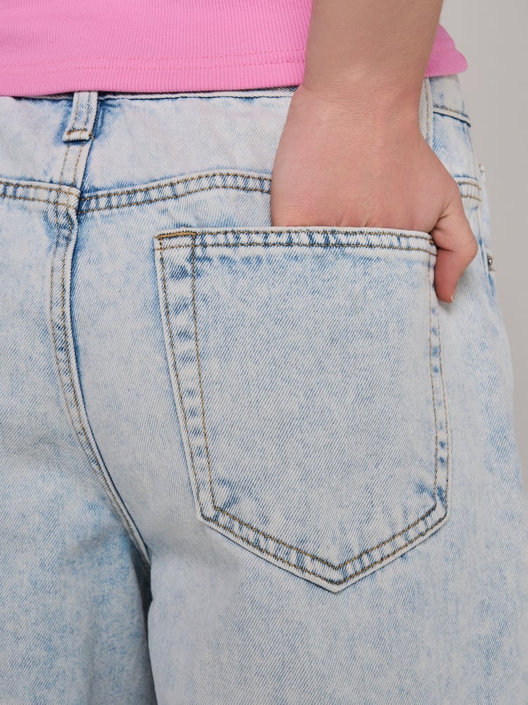 Джинсы широкие укороченные