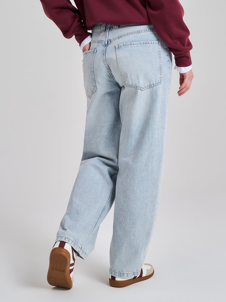 Джинсы баллоны со средней посадкой