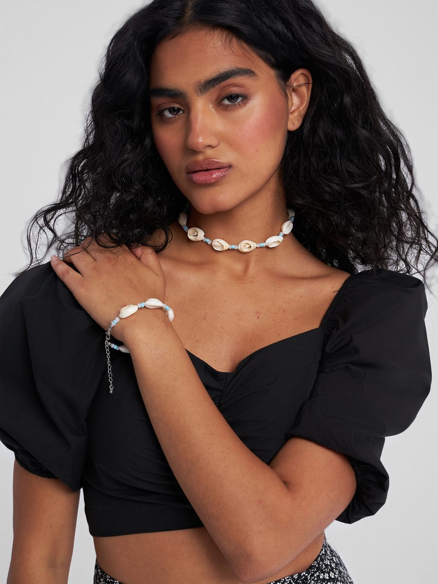 Набор колье и браслет с ракушками