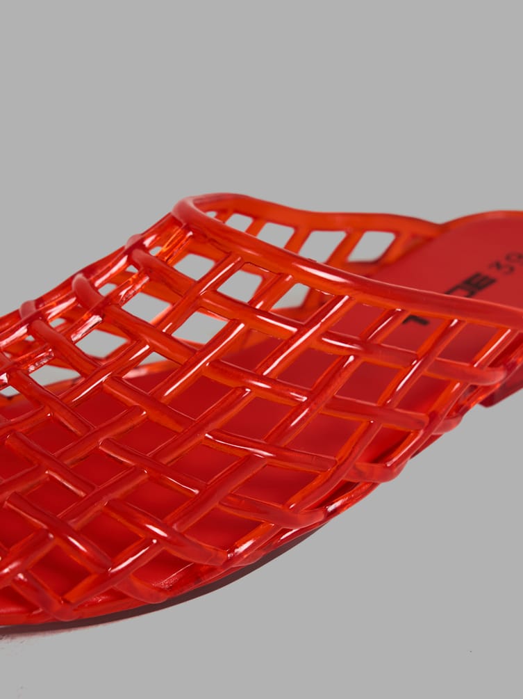 Шлепанцы с плетёным дизайном