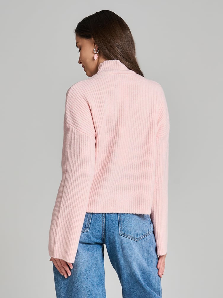 Свитер вязаный теплый