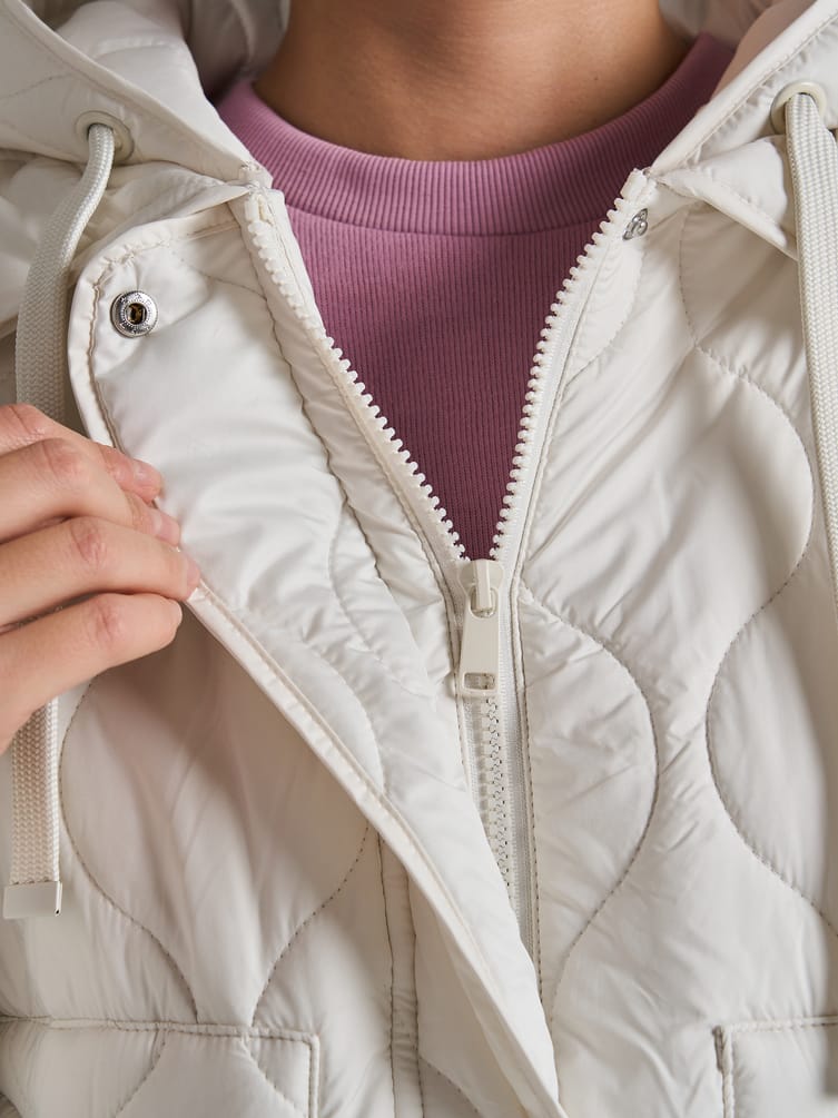 Куртка стеганая с капюшоном