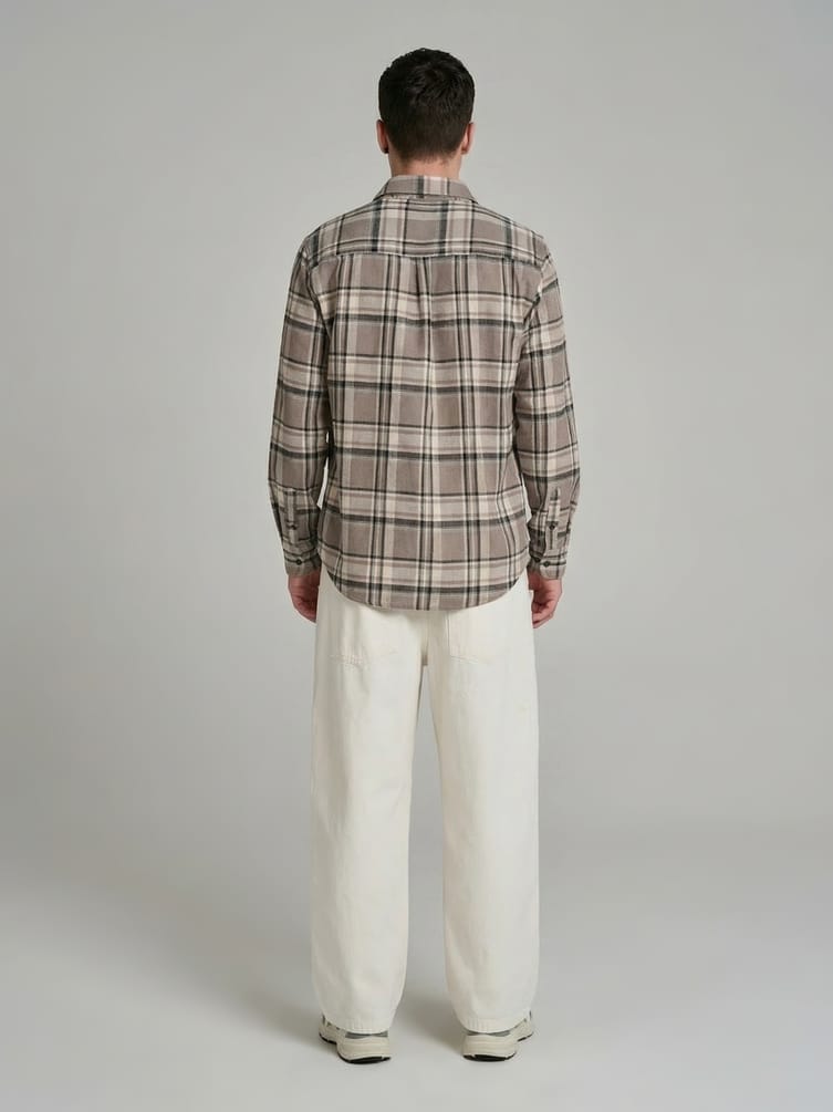 Широкие джинсы трубы с вареным эффектом