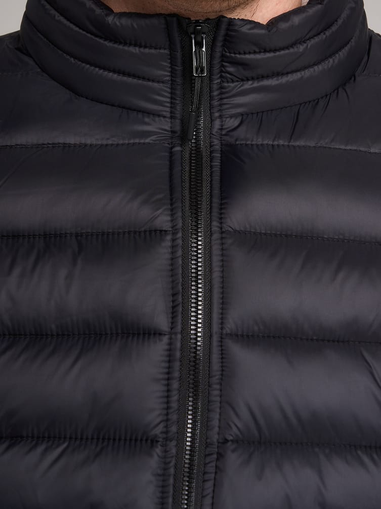 Демисезонная теплая куртка на синтепоне с капюшоном