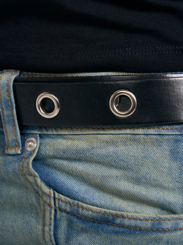 Классический ремень с широкими отверстиями