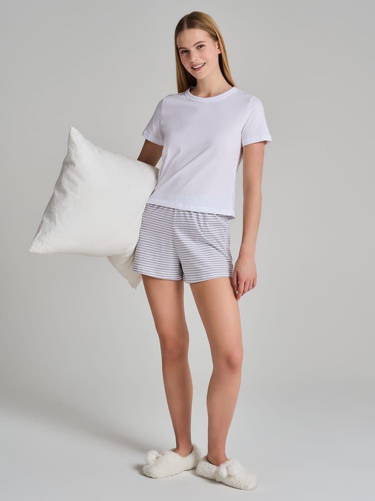 Пижама с футболкой и шортами в полоску