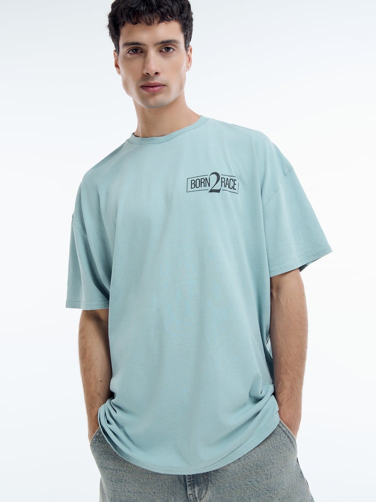 Футболка с принтом машины на спине