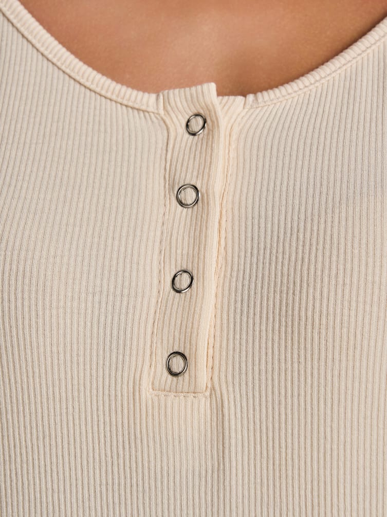 Ночная сорочка на бретелях