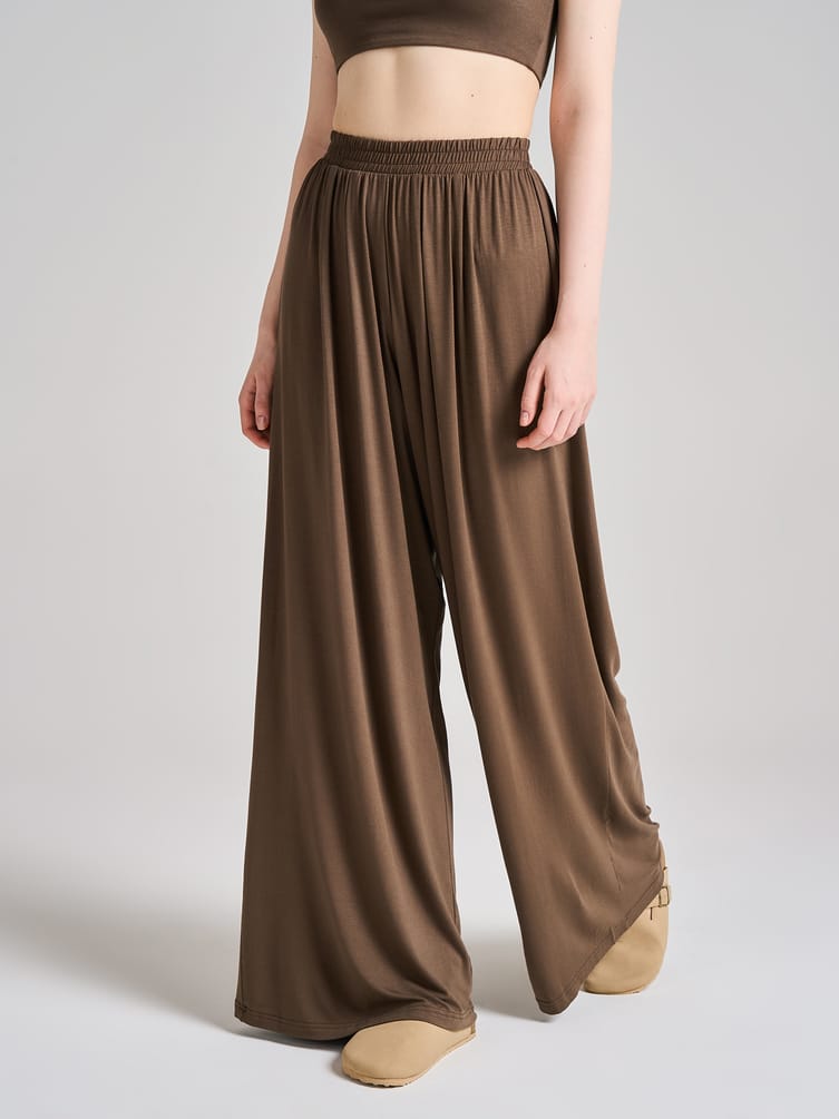 Пижама оверсайз с топом и широкими брюками