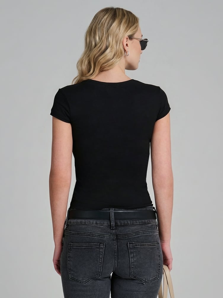 Футболка приталенная с коротким рукавом