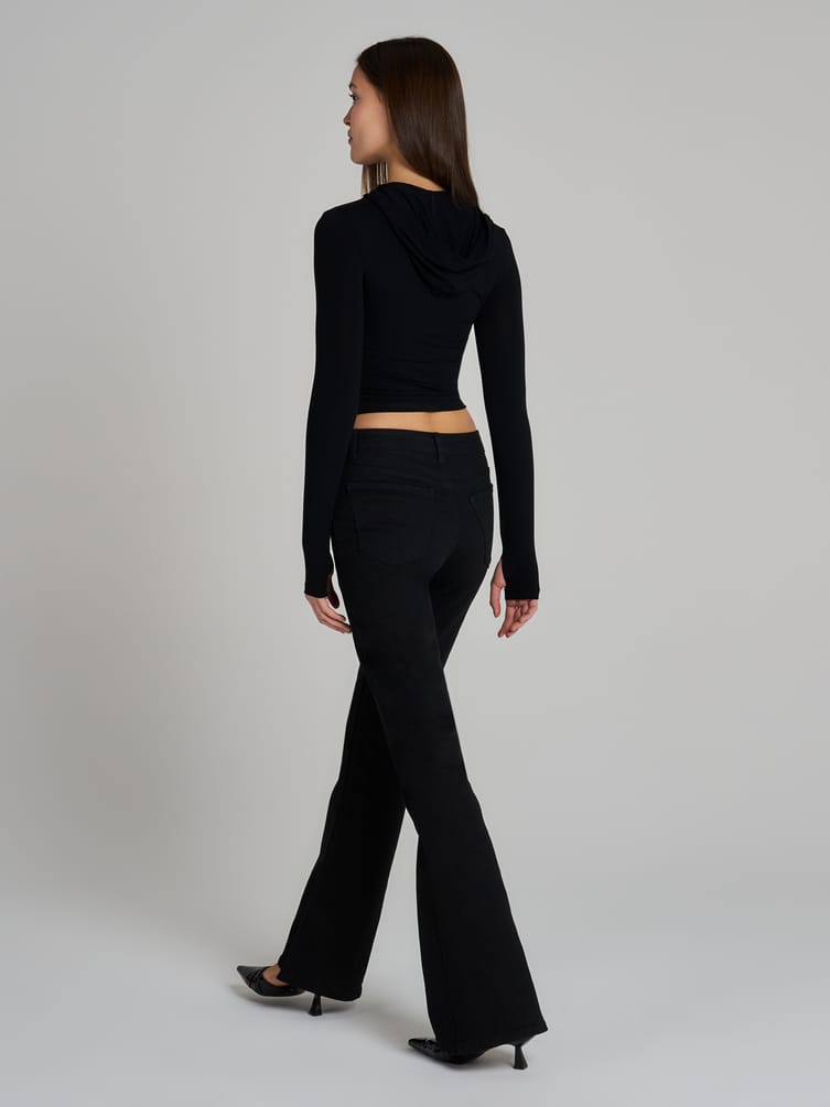 Лонгслив с капюшоном и надписью стразами