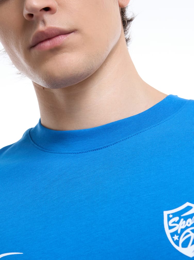 Спортивная футболка с надписью