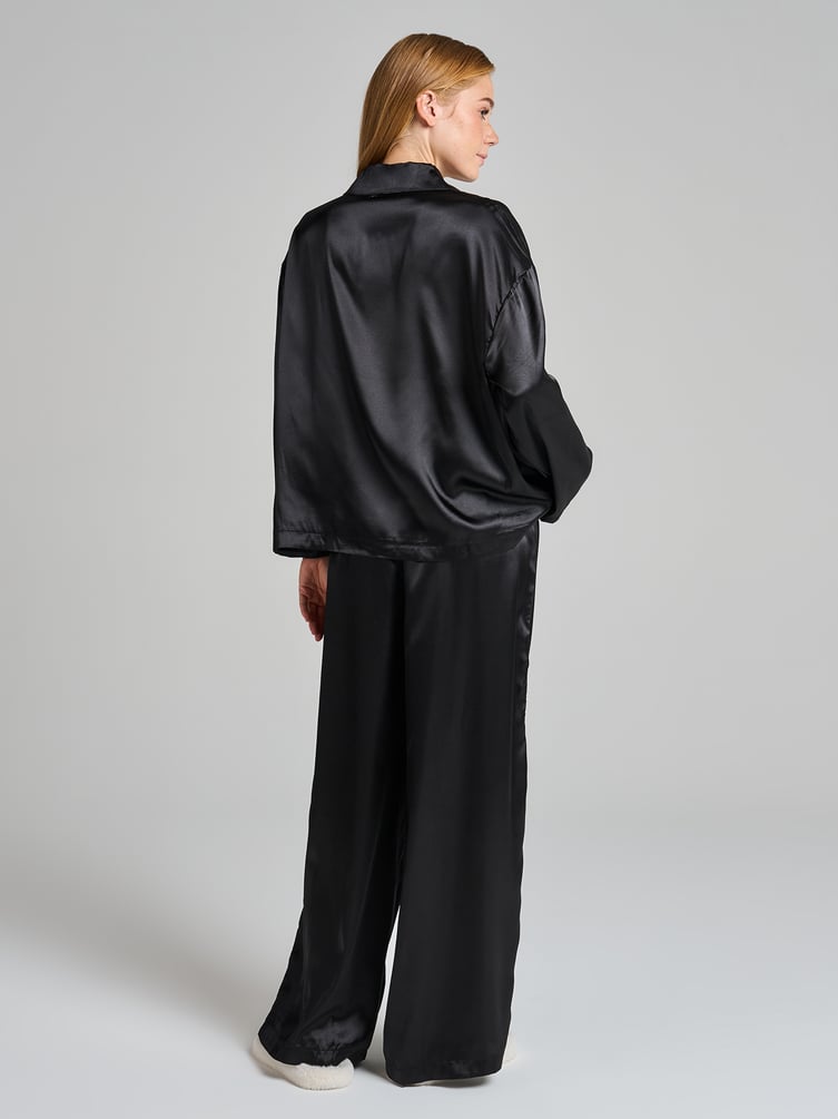 Пижама шелковая со штанами и рубашкой