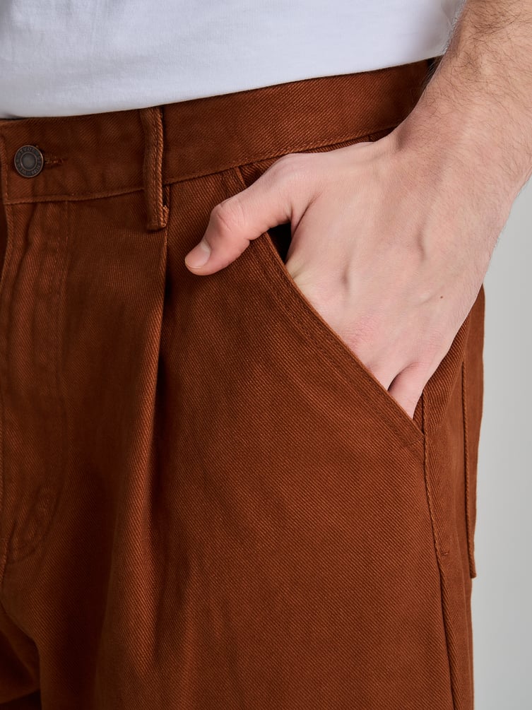 Зауженные укороченные брюки