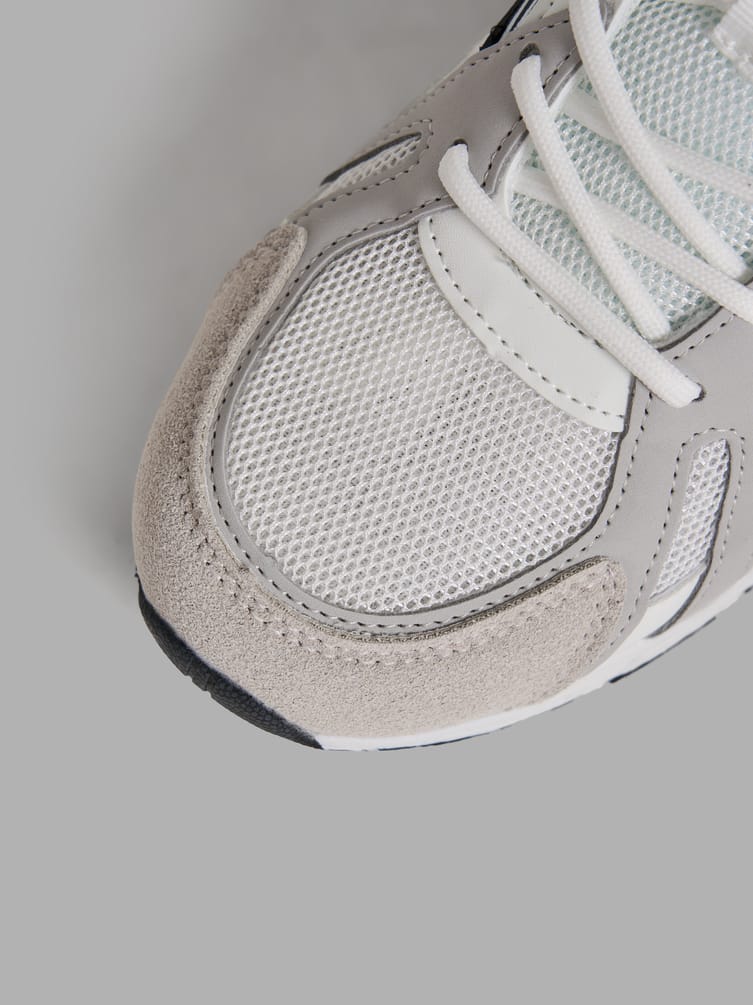 Кроссовки спортивные с сеткой