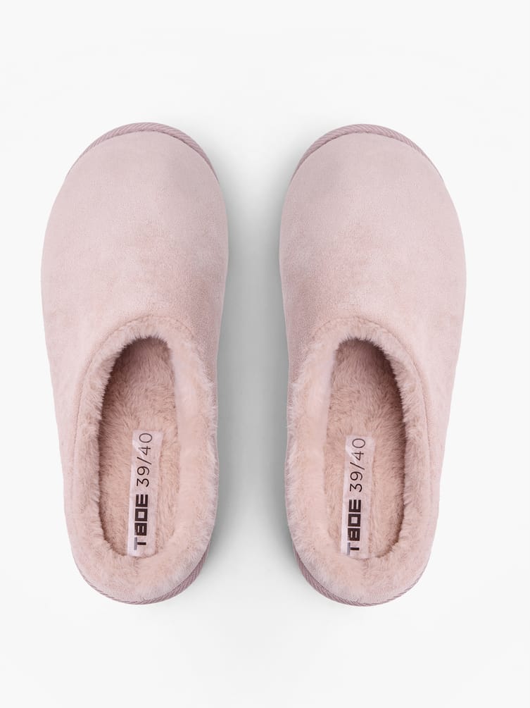 Закрытые домашние тапочки на высокой подошве