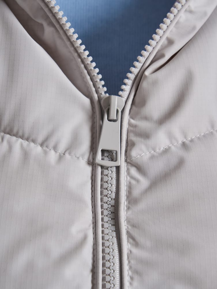 Жилет утепленный на синтепоне