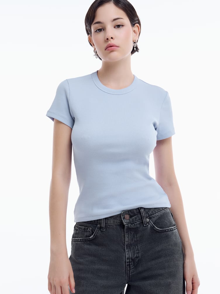 Футболка облегающая в рубчик