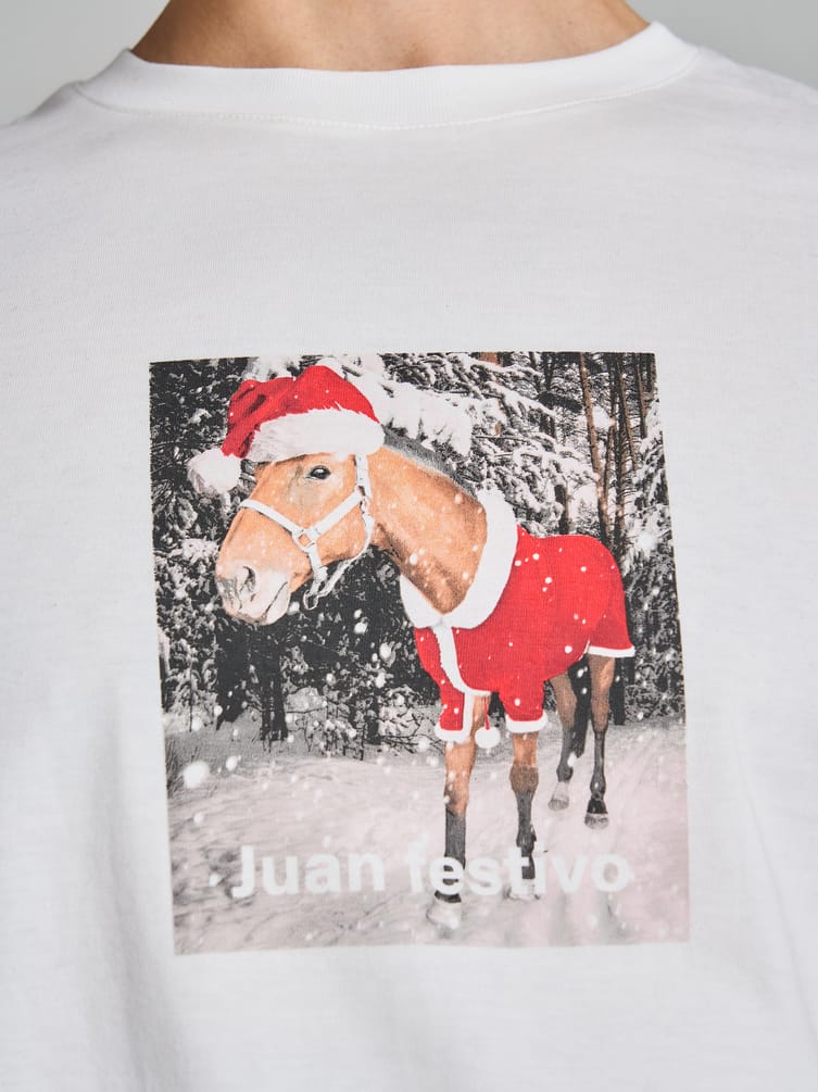 Футболка с новогодним принтом