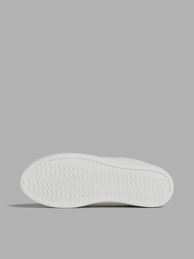 Кроссовки низкие классические