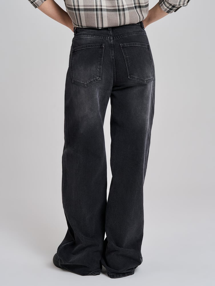 Джинсы широкие