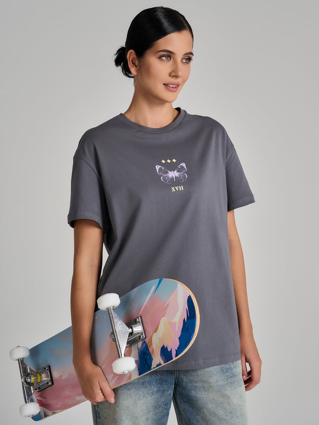 Футболка с принтом бабочек на спине