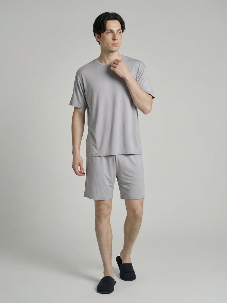 Пижама с футболкой и шортами
