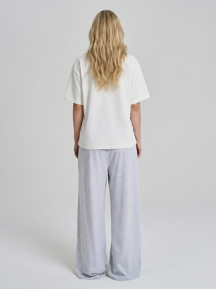 Пижама с надписью и брюками