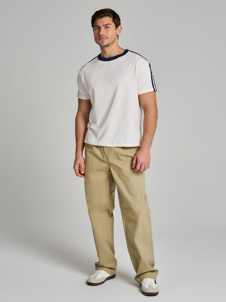 Футболка спортивная с лампасами