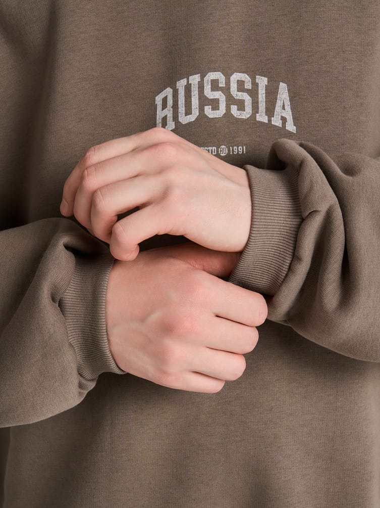 Утепленный свитшот с надписью Russia
