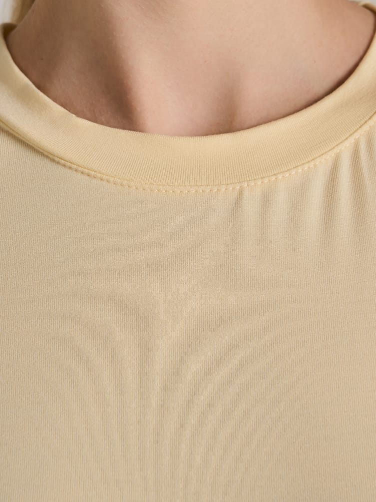 Футболка приталенная из вискозы