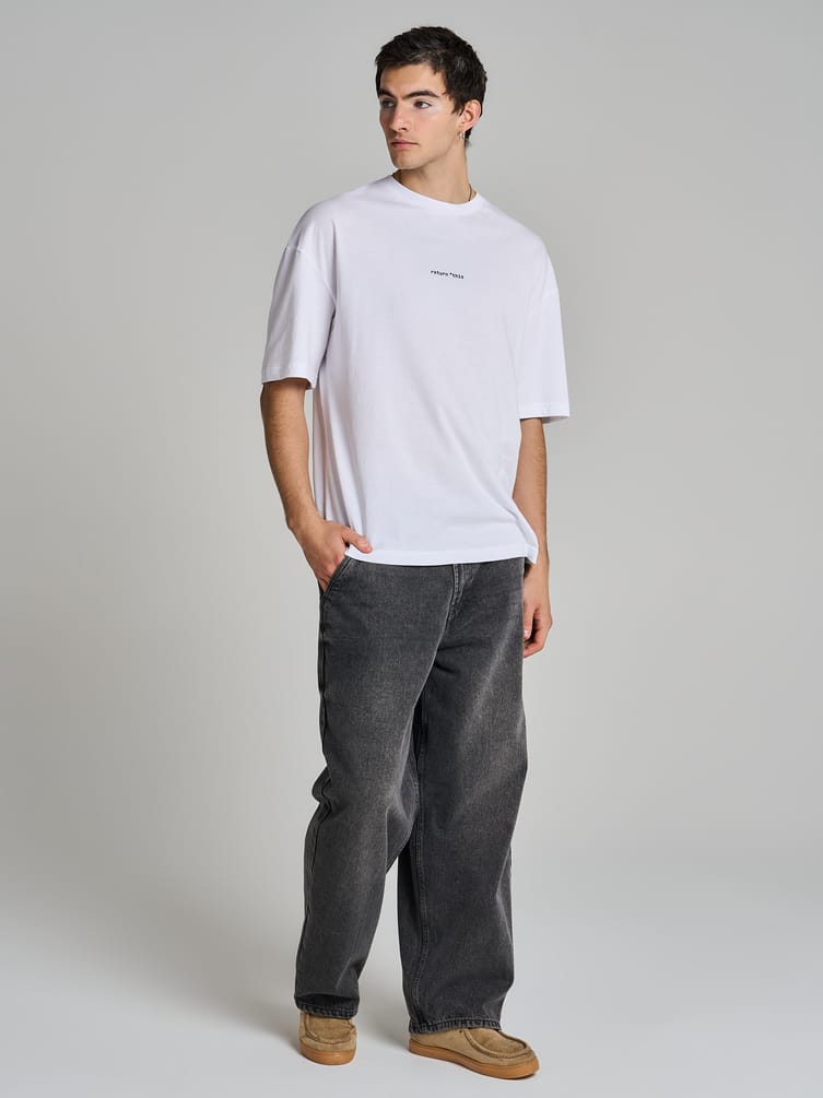 Футболка с принтом программного кода на спине