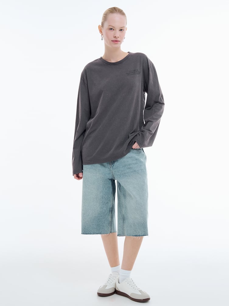 Лонгслив с вареным эффектом и надписью