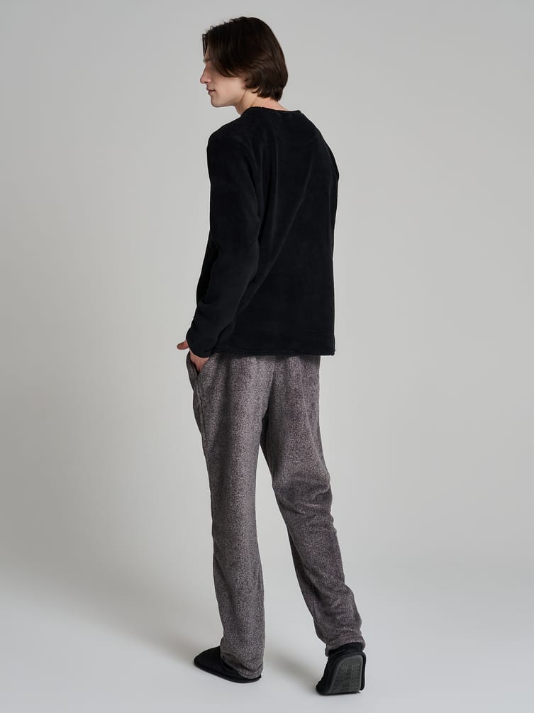 Пижама плюшевая с вышивкой и брюками