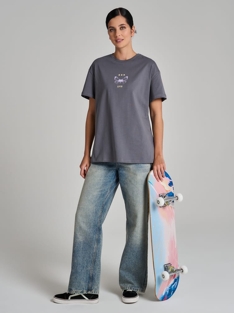 Футболка с принтом бабочек на спине