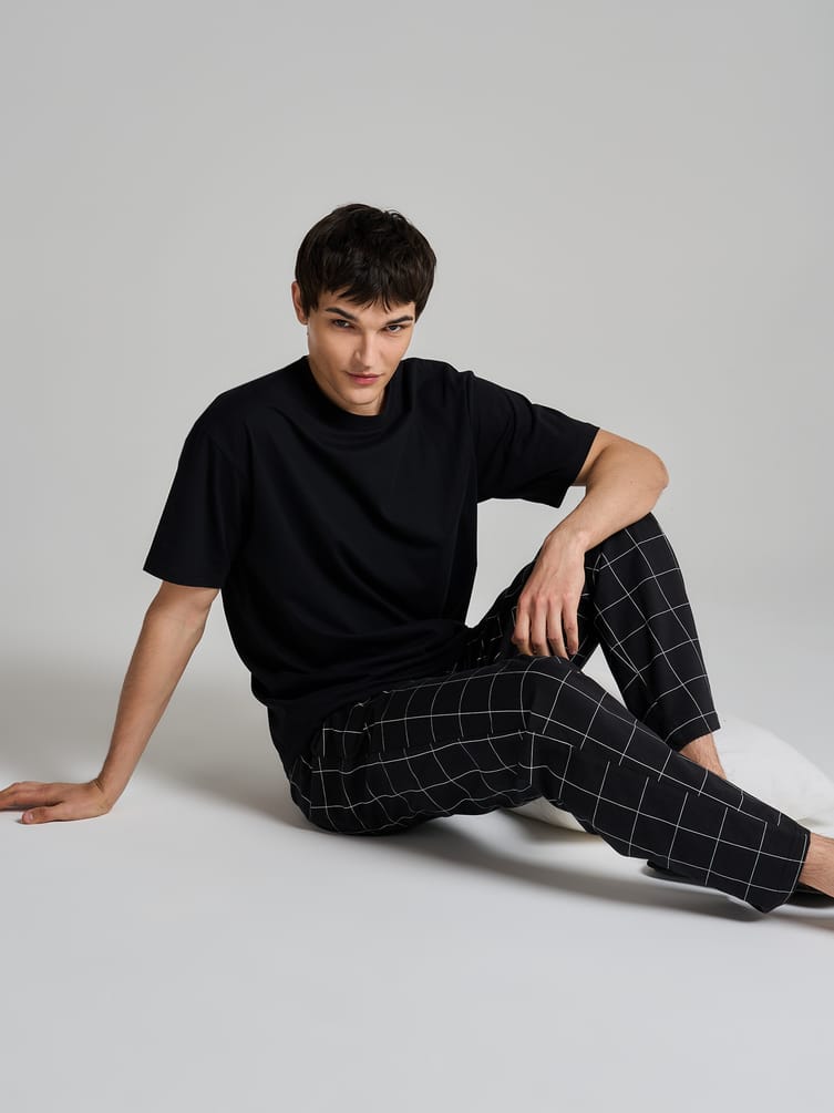 Пижама из хлопка с футболкой и брюками в клетку